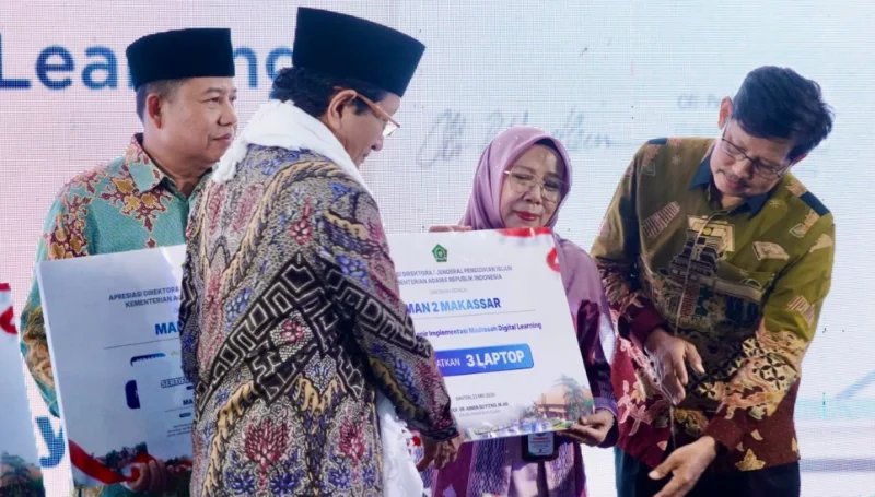 Dinobatkan sebagai Madrasah Unggulan Nasional dan Pionir Digital Learning oleh Kemenag RI
